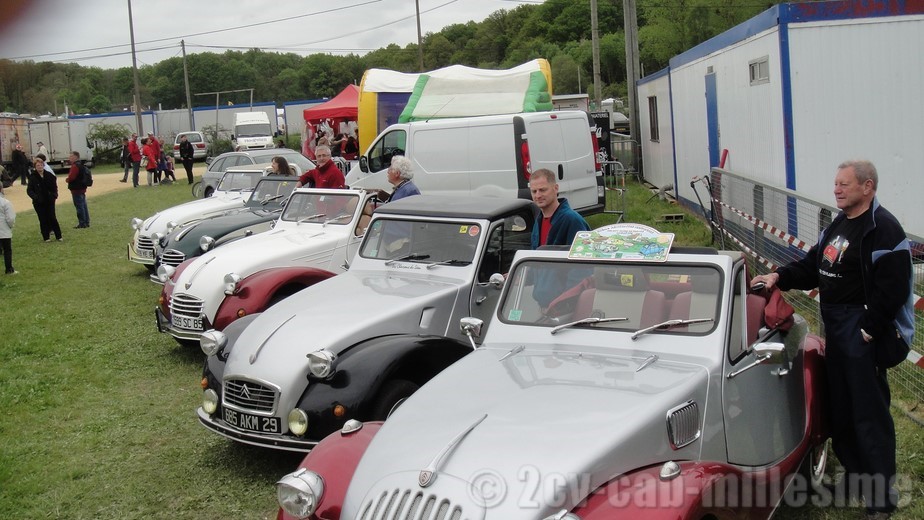 2 cv cabriolet millesime 20ème rencontre des 2 cv clubs de france Lavaré 2013