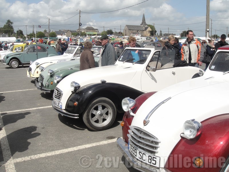 2 cv cabriolet millesime 19ème rencontre des 2 cv clubs de france chateaubriant 2012