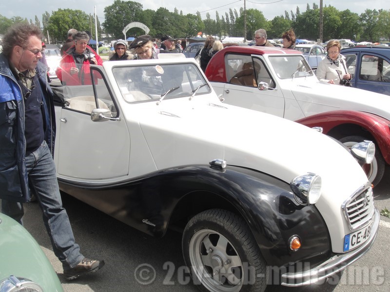 2 cv cabriolet millesime 19ème rencontre des 2 cv clubs de france chateaubriant 2012