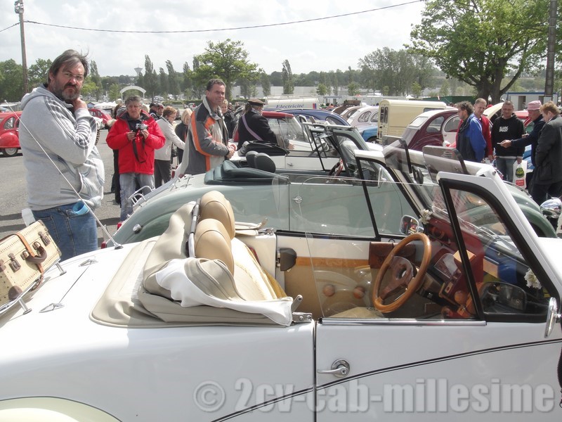 2 cv cabriolet millesime 19ème rencontre des 2 cv clubs de france chateaubriant 2012